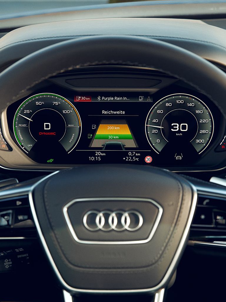 Audi virtual cockpit in the Audi A8 L TFSI e